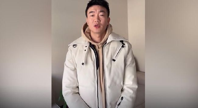 宋老爷子听说她要来接叶辰，自然也是毫不犹豫的答应下来，虽然叶辰现在已经结过婚了，但宋老爷子还是把叶辰视为了宋家未来的乘龙快婿。